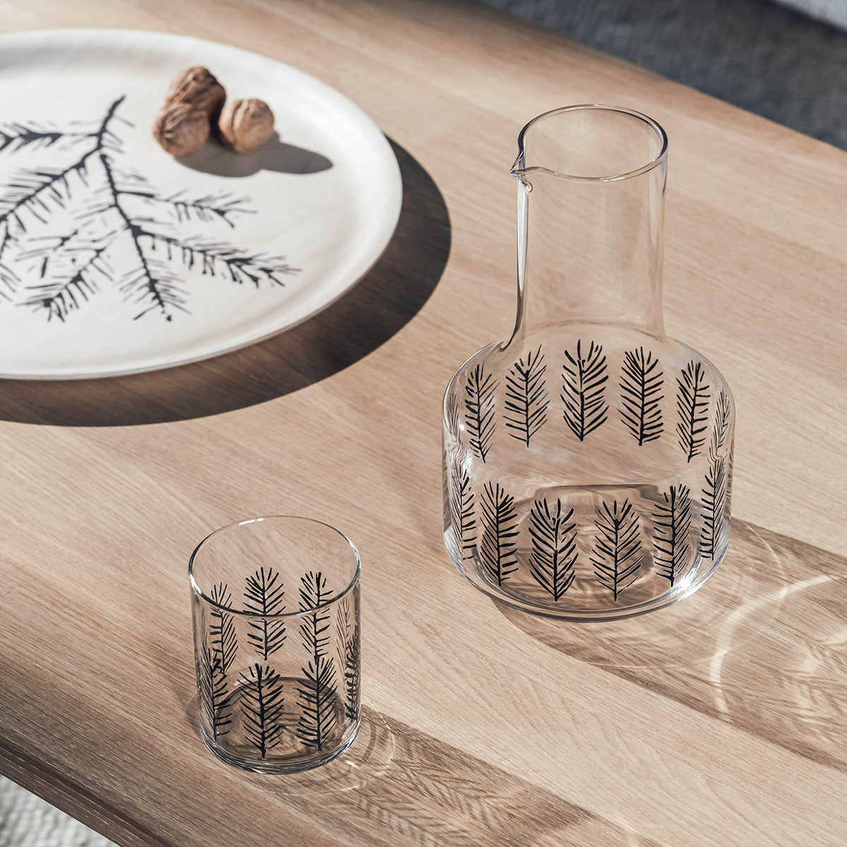 Pichet en verre à motif d'épinette
