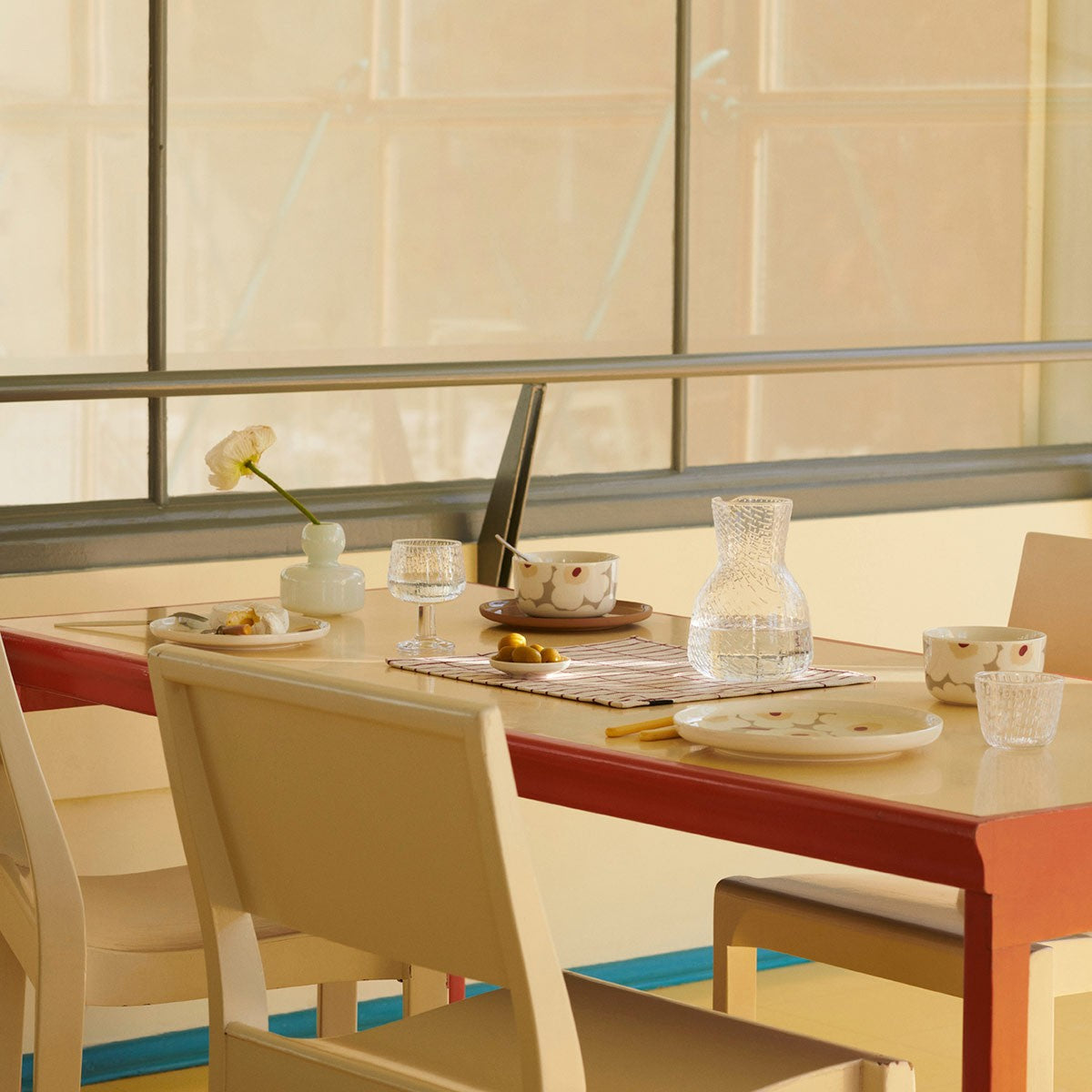 Pichet en verre transparent