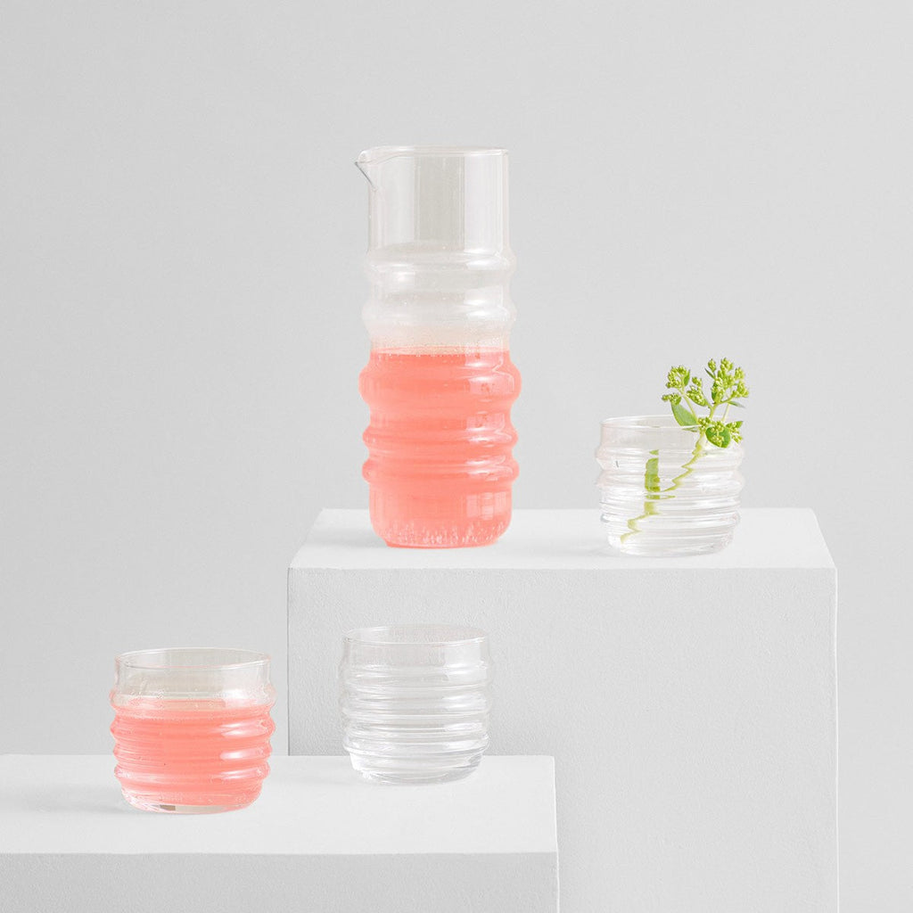 Pichet en verre transparent
