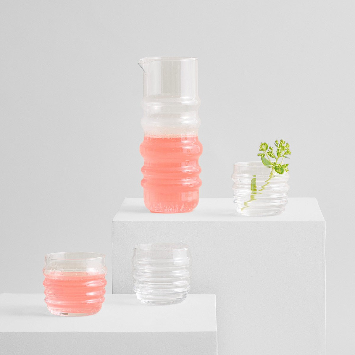 Pichet en verre transparent